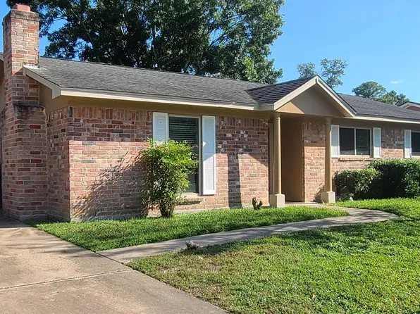 2034 Western Village Ln, Houston, TX 77043