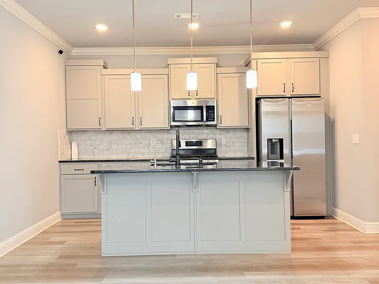 2310 SW Poppy St — Photo 9