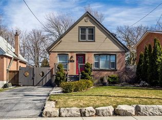 299 E 24th St, Hamilton, ON L8V 2Y7