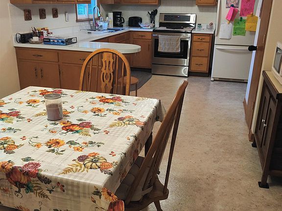 5th image of 1720 Telemark Dr