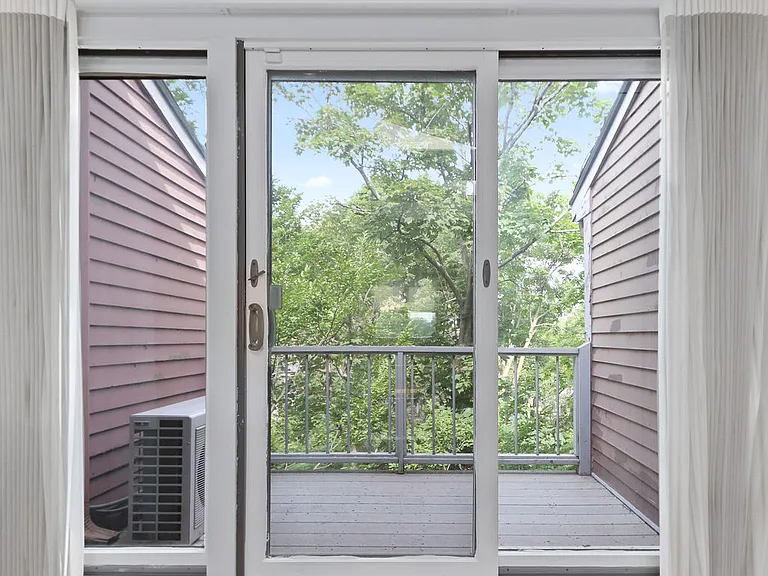 336 Harvard St #E — Photo 11