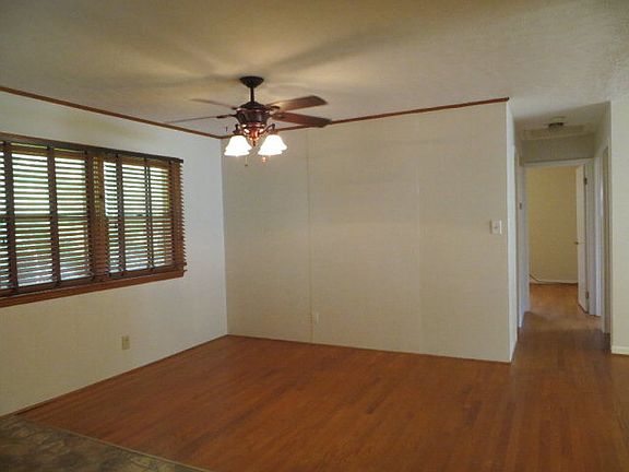 3rd image of 137 Lipton Ln