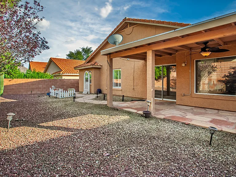 685 W Placita Vega Vis — Photo 53