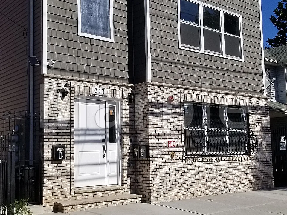 317 14th Ave #3