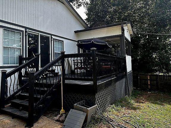 2nd image of 120 W Daylight Dr