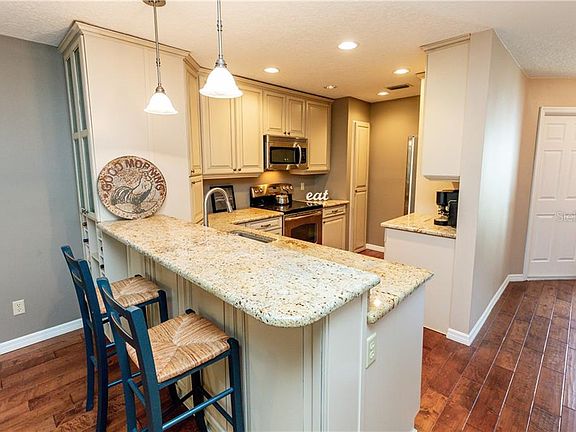 3rd image of 5170 Lazy Oaks Dr