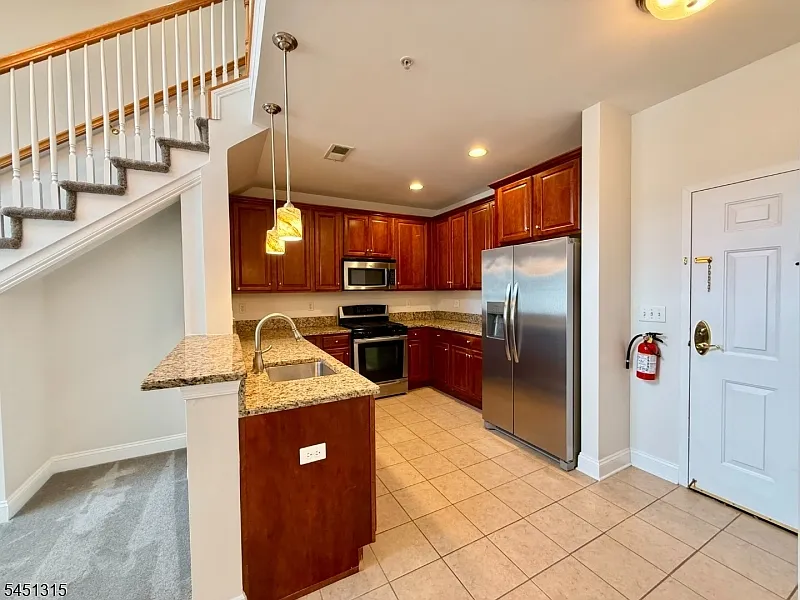2 bed, 2.0 bath, 1202 sqft, $3,100 — Photo 2