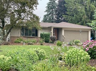 4918 N Parke Ridge Ln, Sheboygan, WI 53083