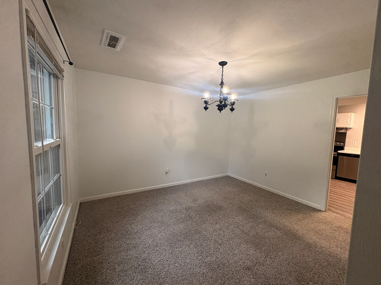4 bed, 2000 sqft, $2,500 — Photo 2