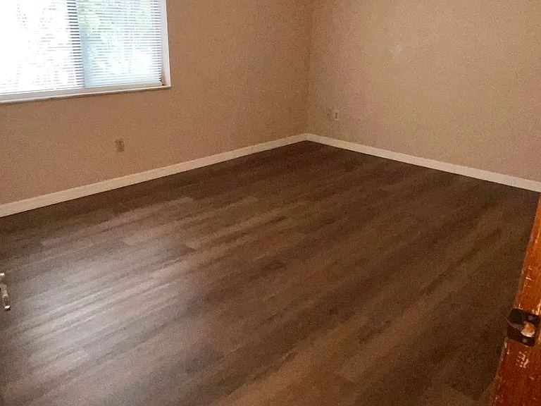 2085 Oak Meadow Cir — Photo 4