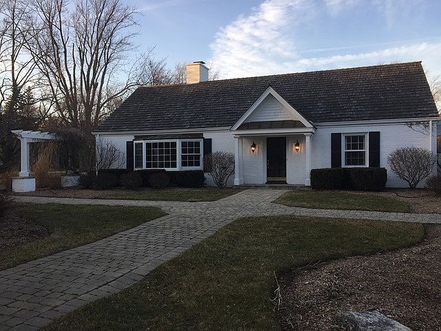 1st image of 845 Oak Knoll Dr