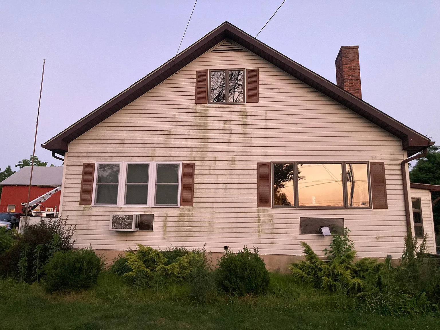5 bed, 3960 sqft, $2,900 — Photo 3