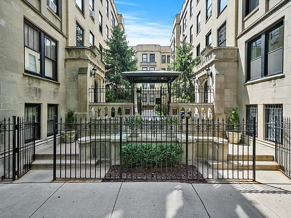3rd image of 3606 N Pine Grove Ave APT 1L