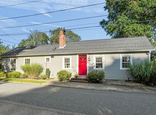 30 Eldredge Ave, East Greenwich, RI 02818