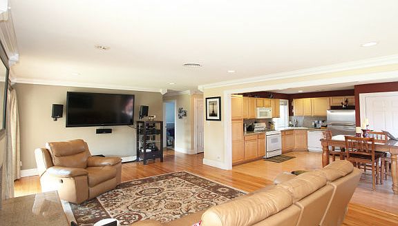 5th image of 874 Kingfisher Dr