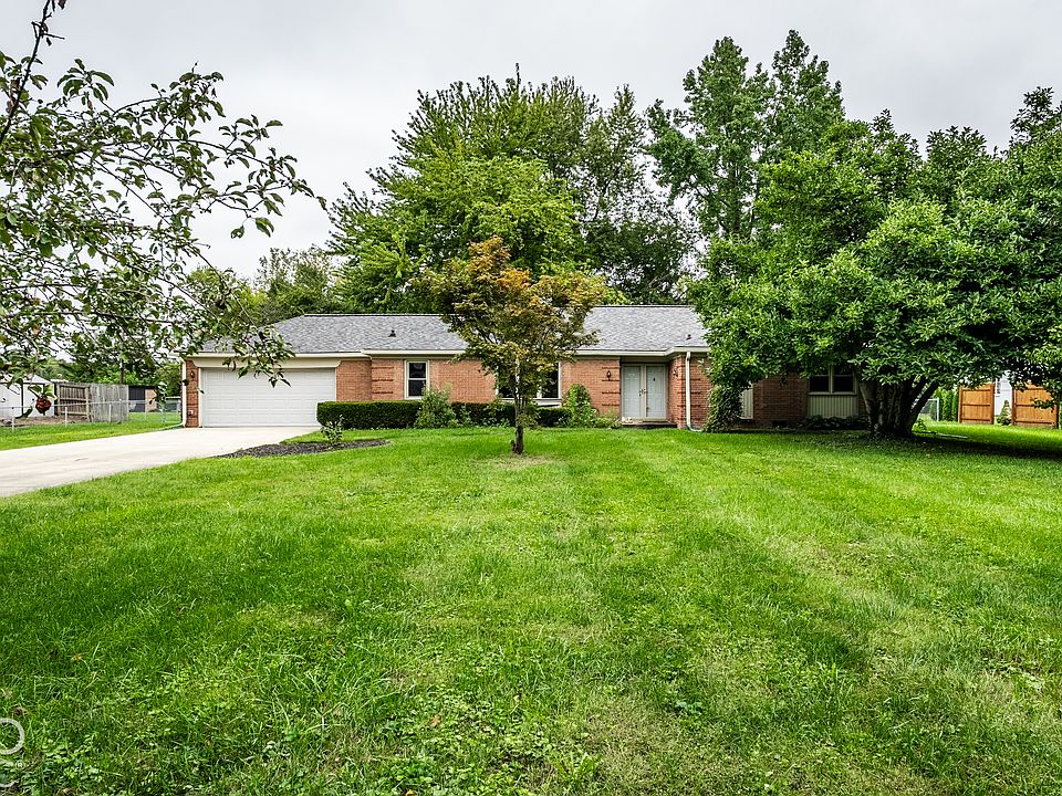 1st image of 560 Golf Ln