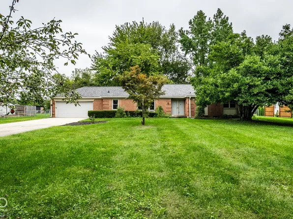 560 Golf Ln, Indianapolis, IN 46260