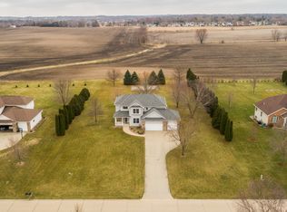 5527 W Mustang Rd, Cedar Rapids, IA 52411