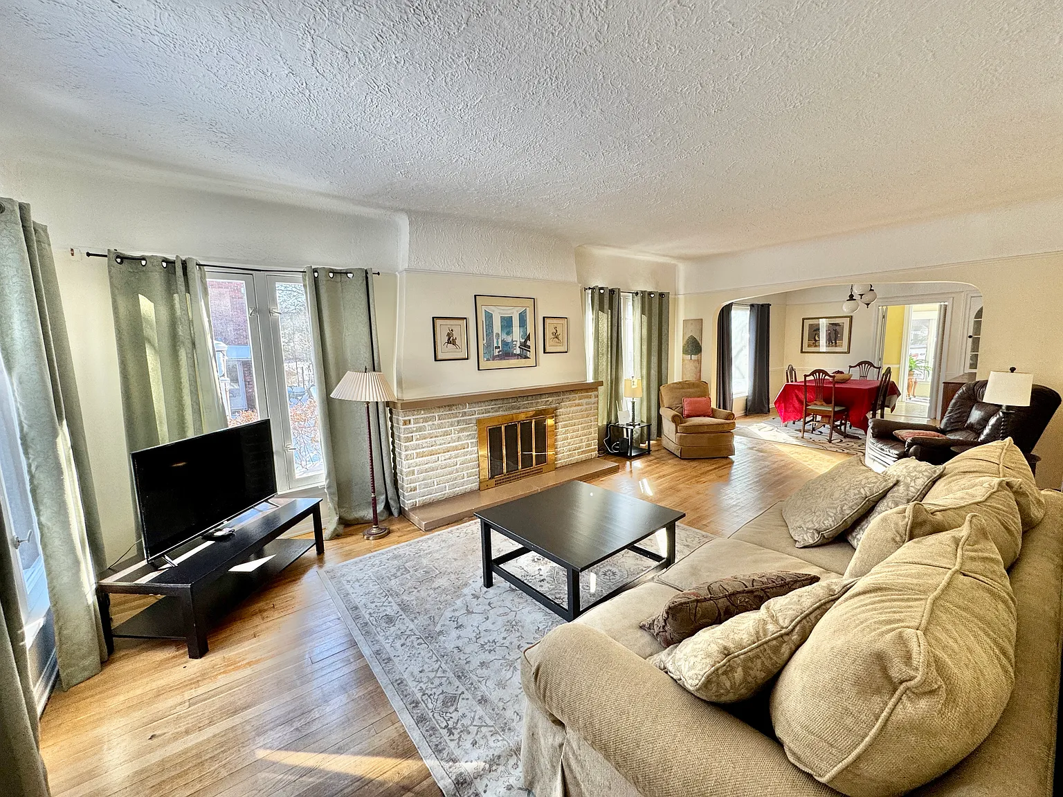 2 bed, 1000 sqft, $3,400 — Photo 3