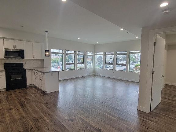 2nd image of 340 N Oxford Ave APT 201