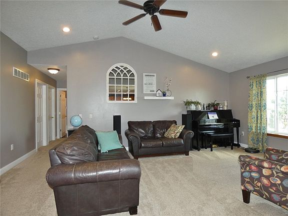 5th image of 106 Ashtyn Ln