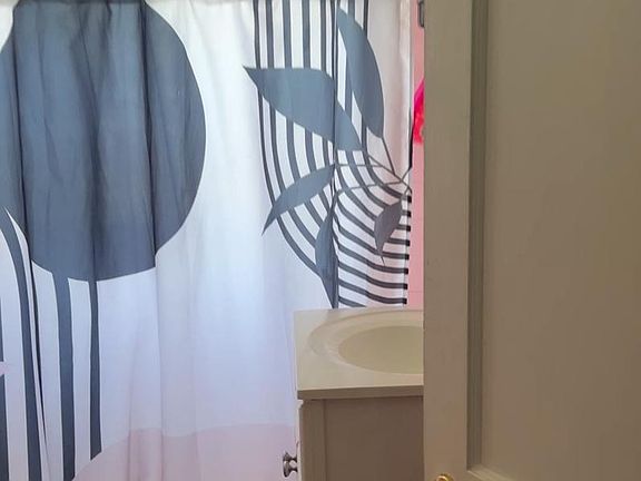 5th image of 754 Oak View Rd