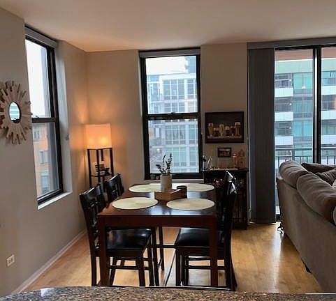 5th image of 330 N Jefferson St APT 505