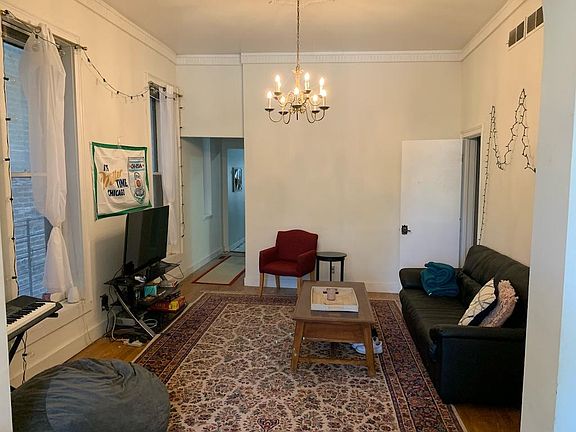 2nd image of 2028 N Bissell St APT 1