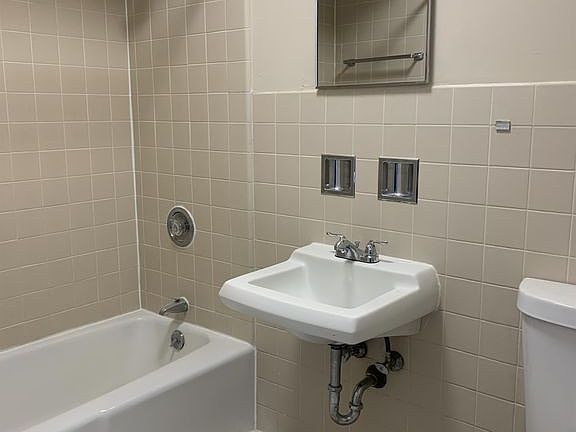 4th image of 392 Executive Dr #105