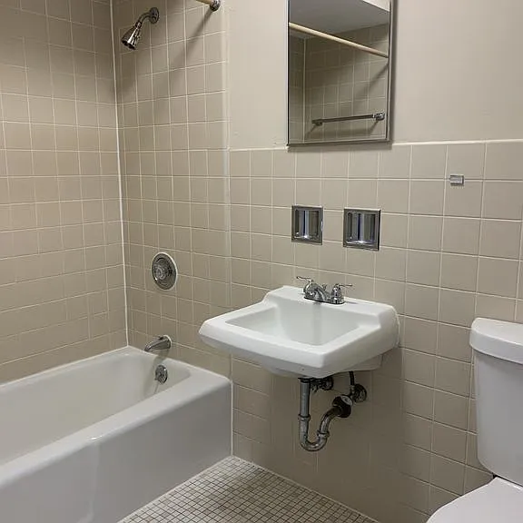 392 Executive Dr #105 — Photo 4
