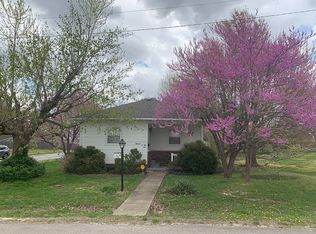 1309 Noah Ave, Johnston City, IL 62951