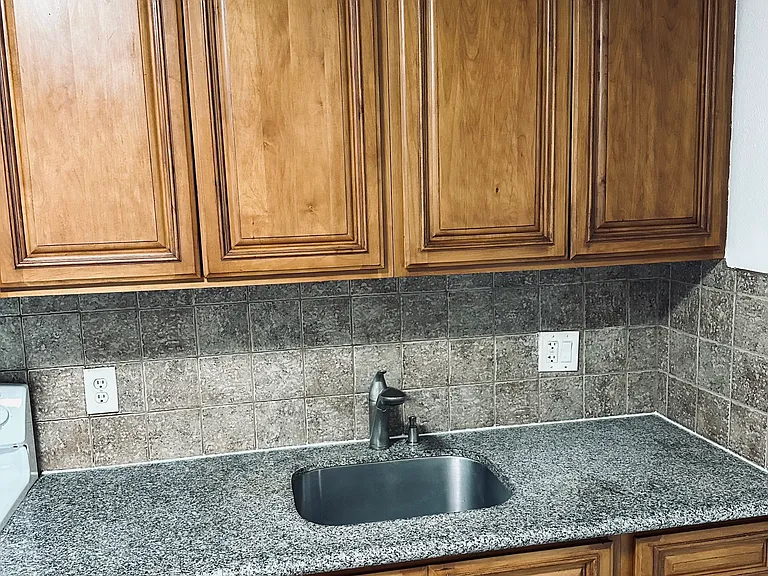 655 Sycamore Ave #11 — Photo 3