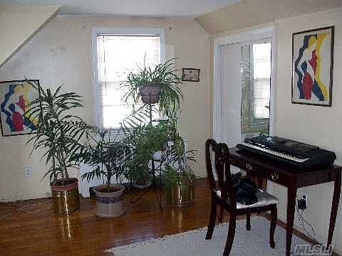 5th image of 1388 Circle Dr E