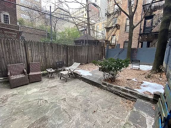 3rd image of 125 E 30th St APT 1B