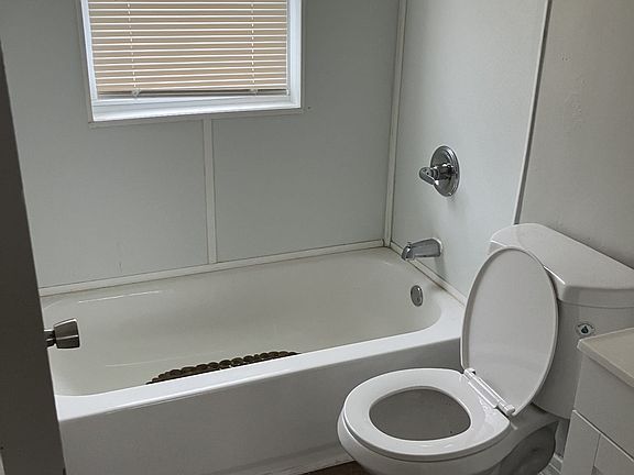 2nd image of 4148 Hillview Ave #3