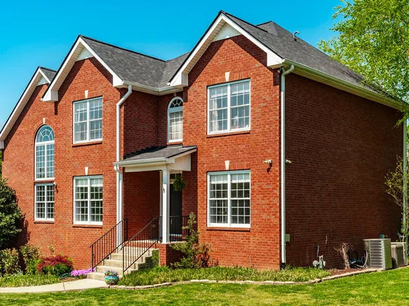 135 N Wynridge Way, Goodlettsville, TN 37072