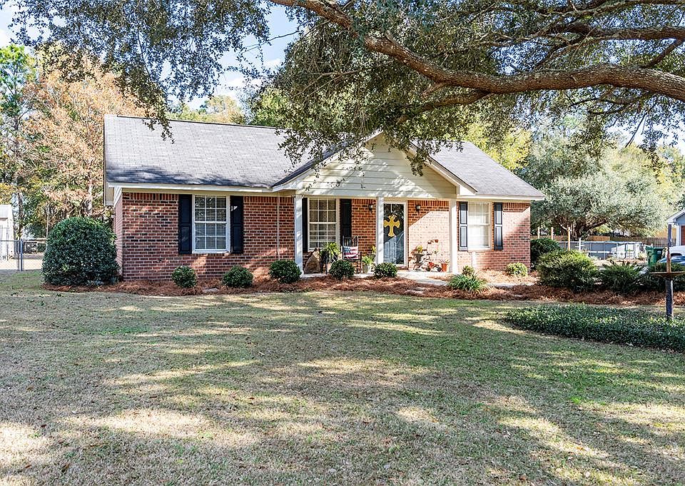 1st image of 113 Pine Manor Dr