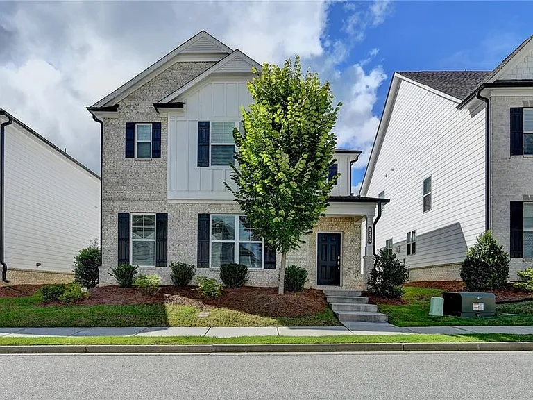 4335 Magpie Dr — Photo 2