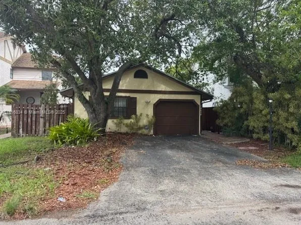 10626 SW 148th Avenue Dr, Miami, FL 33196