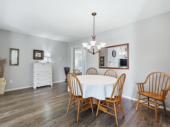 4th image of 2709 Ridge Valley Dr