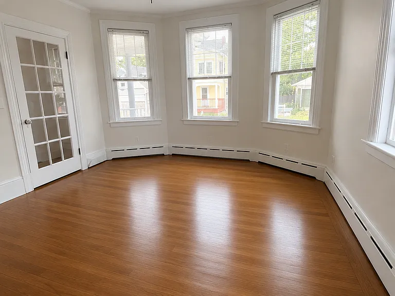 21 Nisbet St #1 — Photo 6
