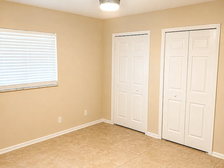 2422 Milton Ave S — Photo 8