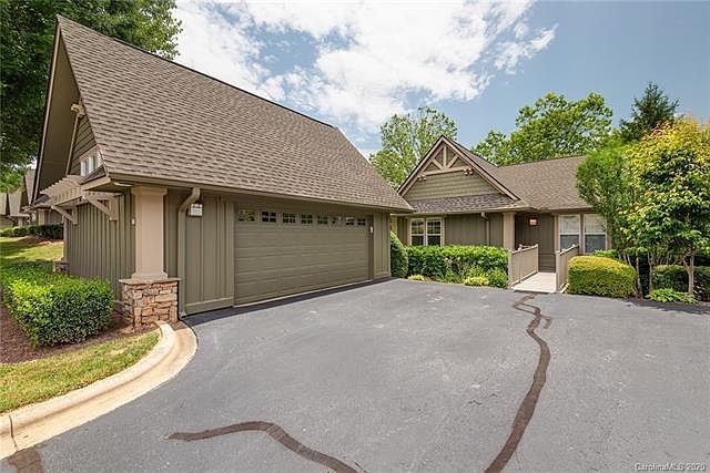 1st image of 330 Fox Den Ct