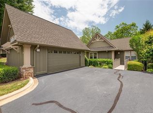 330 Fox Den Ct, Hendersonville, NC 28792