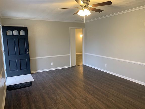 4th image of 3428 Royal Dr