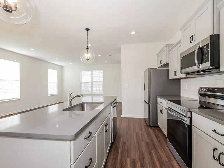 15845 Foster St — Photo 21