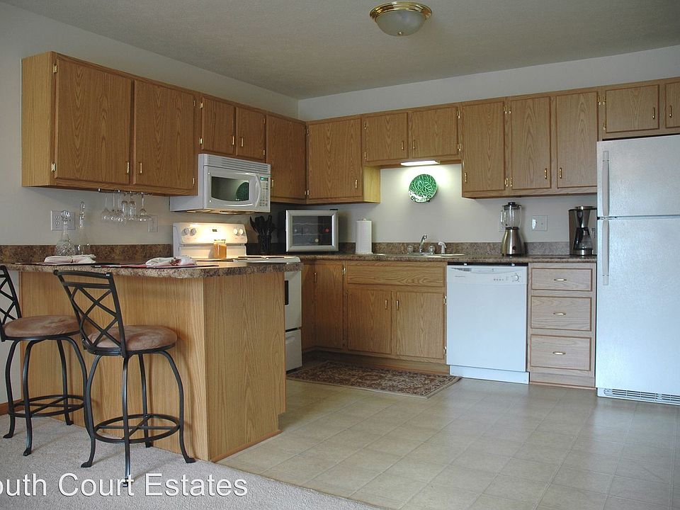 2nd image of 1045 S Court St APT 6