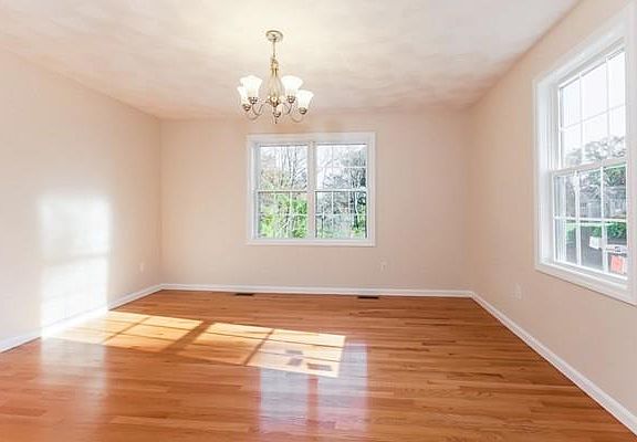 5th image of 18 Washington Ave