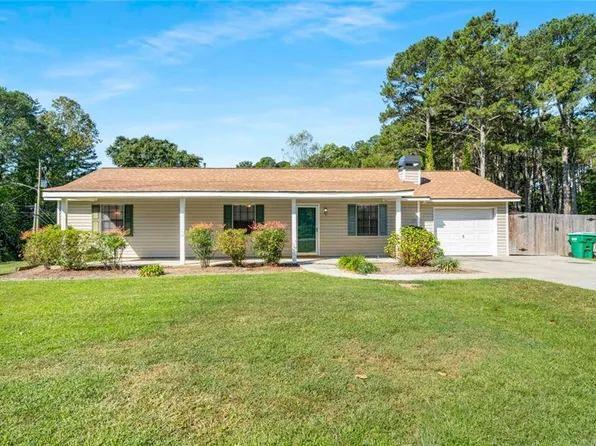1141 Holly Hills Dr SW, Lilburn, GA 30047
