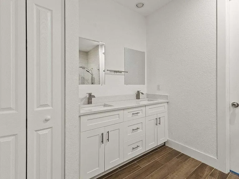601 SW South Quick Cir #601 — Photo 12